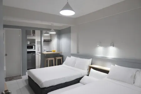 Dragonfly Apartments and Transient House Отели рядом с достопримечательностью «Island Cove Resort»