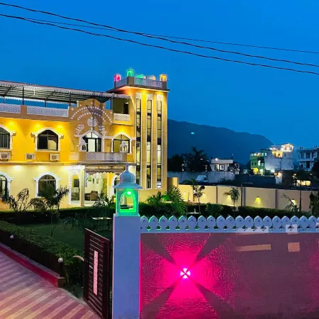 L S Haveli - A Heritage Lake View Haveli