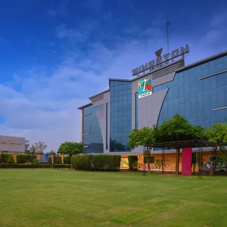 Wingston A TreeHouse Hotel, Mathura