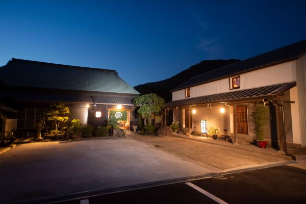 Gamoya A Renovated Soy Sauce Storehouse Built IN(【がもう家】明治時代に建てられた醬油蔵をリノベーション)_5