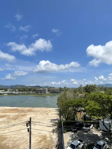 รูปภาพของBright apartment at Boat Avenue- fast WIFI, washer