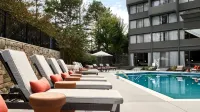 DoubleTree by Hilton Atlanta Windy Hill Ballpark - Pools
