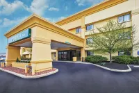 La Quinta Inn by Wyndham Toledo Perrysburg Hôtels à : Perrysburg