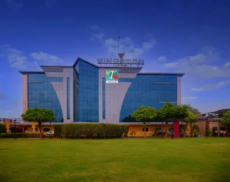 Wingston A TreeHouse Hotel, Mathura