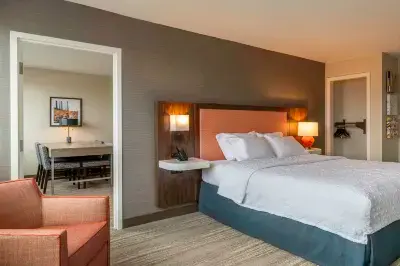 Hampton Inn by Hilton Manchester Hôtels à : Manchester