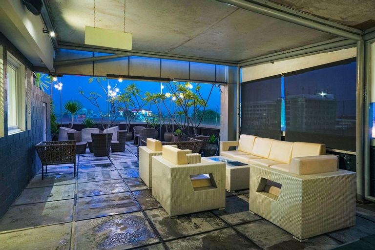 Pyrenees Hotel의 모던한 객실 내부