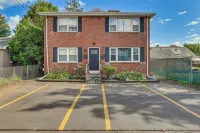 Modern Middletown Retreat, Minutes to Downtown! Hotels near Wesleyan University