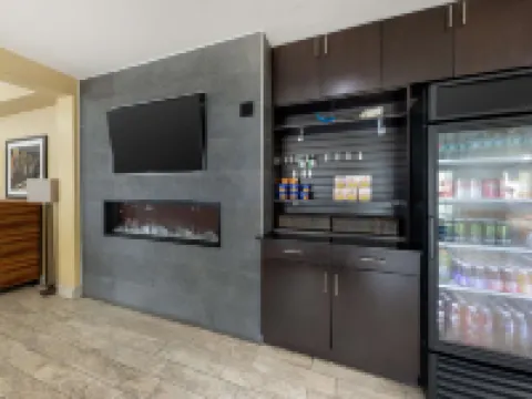 格林豪泰貝斯特韋斯特優質套房酒店 穆爾酒店