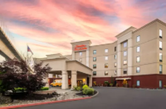 Hampton Inn & Suites Seattle-Airport/28th Ave Hotels in Seattle