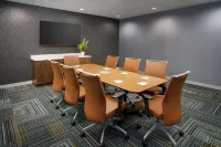 Homewood Suites by Hilton Erie - parking
