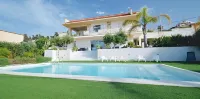 Villa Dwellings With Pool For Exclusive Use - 4 estrellas