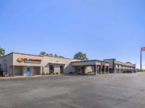 Red Roof Inn Dunn Hotels in Dunn