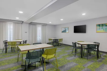 Spark by Hilton Fredericksburg Southpoint, VA