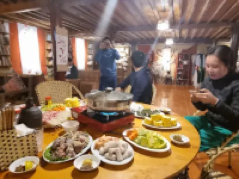 Long Cổ Trấn Homestay Hotels in Lung Cu