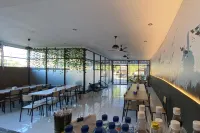 Urbanview Hotel Trunojoyo Banyuwangi by RedDoorz Các khách sạn ở Banyuwangi Sub-District