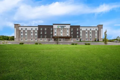 WoodSpring Suites Kansas City Airport Hotels near Tower Center