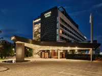 Crowne Plaza Sofia Hotels in der Nähe von Center Orenda 111