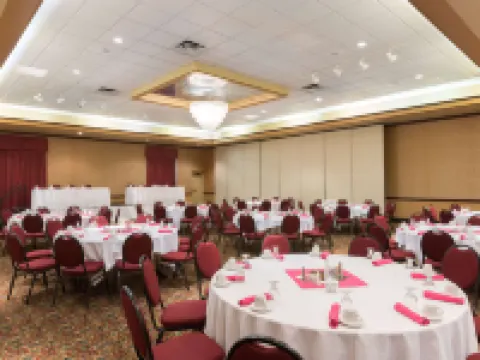 Ramada by Wyndham Topeka Downtown Hotel & Convention Center Hotels in Topeka