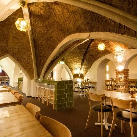Mayfair Hotel Tunneln