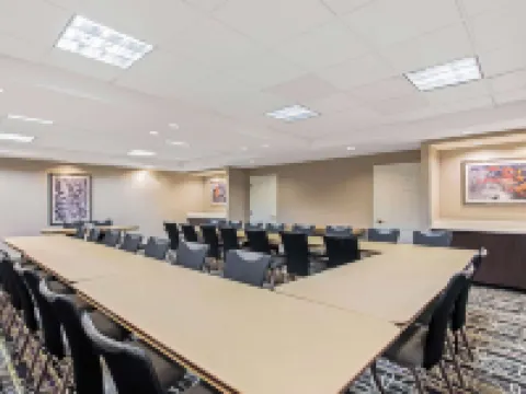 La Quinta Inn & Suites by Wyndham Birmingham Homewood Hotels in Homewood