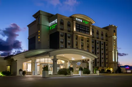 Staybridge Suites ST. Catharines Conf Ctr Отели рядом с достопримечательностью «Университет Брока»