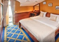Wonderful studio with jacuzzi and private beach Các khách sạn ở 