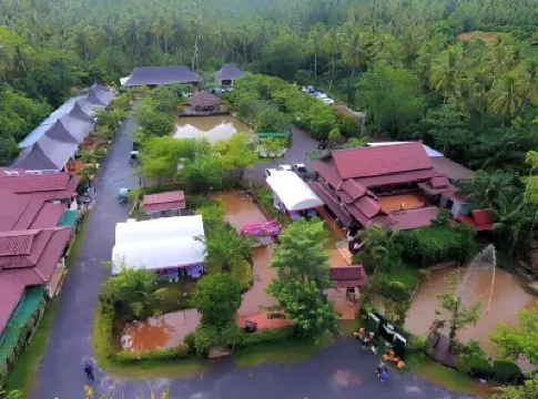 Ruean Thai Nai Bang by Pansak Resort Hotels near Wat Bang Bai Mai