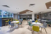 Holiday Inn BRISTOL AIRPORT by IHG - breakfast