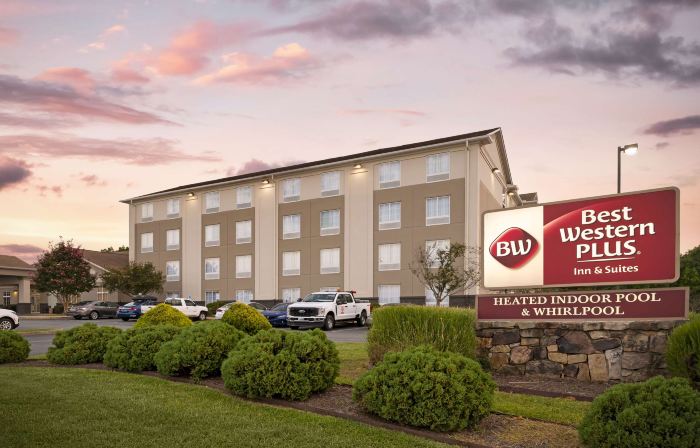 Best Western Plus Crossroads Inn  Suites