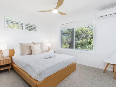 Coastal Home, 500m Walk to Hospital with Ocean Views Hotel dekat Kingscliff Visitor Information Centre