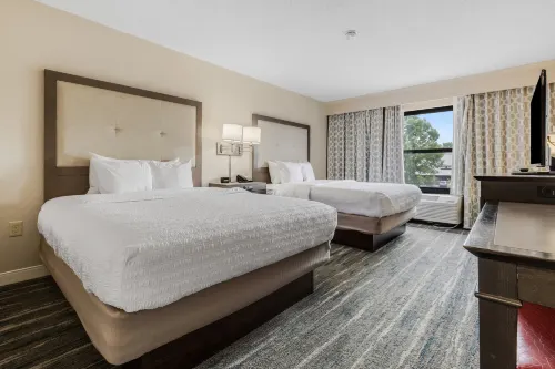 Hampton Inn & Suites Memphis-Galleria - parking