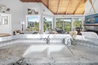 SPECTACULAR LAKE VIEW HOME, 3100 SFT, A/C, SPA, STEPS to LAKE