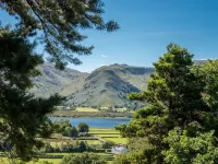 Detatched, Cosy Cottage With Mountain Views - Parking, Sleeps 8, Pet-friendly