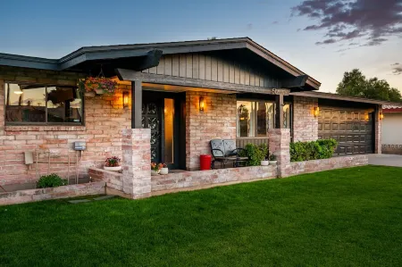 Rancho Redondo - Mid Century Home near The Wigwam Resort, Stadiums with Pool