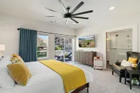 Beautifully Updated Crescent Bar Condo Free Golf