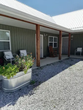 Knotty Squirrel Unit 3 Multibedroom Suite Отели в г. Маунтин-Вью