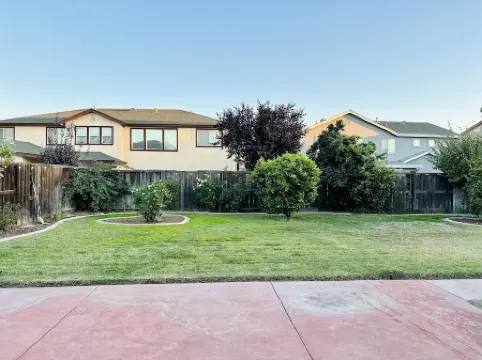 Discover Turlock charm near California State University