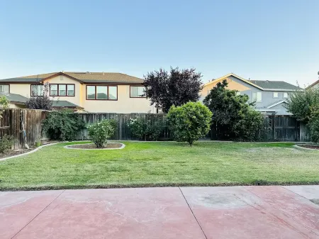 Discover Turlock charm near California State University