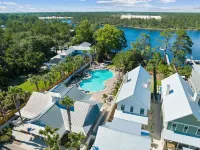 Pet Friendly! Bikes! Inlet Beach! Community Pool! Minutes to the Beach!