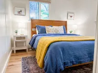 Cozy Cottage in Locust Lake w/ Seasonal Lake Views