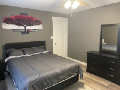 Cozy 2 - bedroom Little Blue House On The Hill in enjoyable Jefferson City