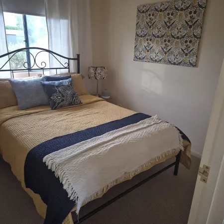 The Flagstaff Clayton Bay - relaxing getaway with water views. Sleeps up to 7