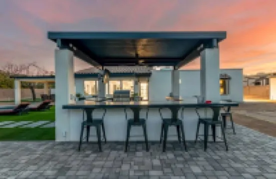 Modern Top Gun House in Arrowhead district. Heated Pool/Outdoor BBQ/Bar/Games - 4-نجوم