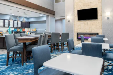 Homewood Suites by Hilton Philadelphia Plymouth Meeting Отели рядом с достопримечательностью «Wyndhill Park - Springfield Township Montco»