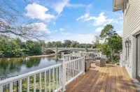 Irish River House - walk to ND!