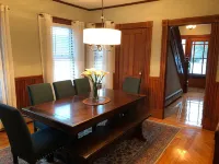 Updated Village Victorian on Ski Shuttle, walk to all amenties in town!