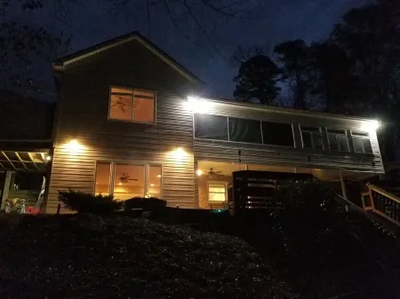 5 bdrm Lakefront Home-private lake! Accommodates 2-15 guests, great fishing too.