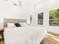 Lux Couples Retreat: Hot Tub & Sleep Number Bed Hotels in Johnson
