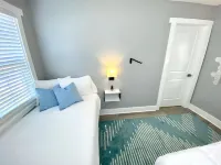 Block to Beach! Fossil Hunting, Hot Tub, Coffee Bar, Screened Deck, 1hr to DC