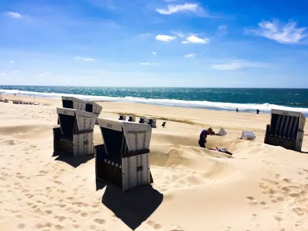 Newly renovated, close to the beach, sunny, south-facing balcony, WLAN Отели рядом с Аэропорт Вестерланд Зюльт